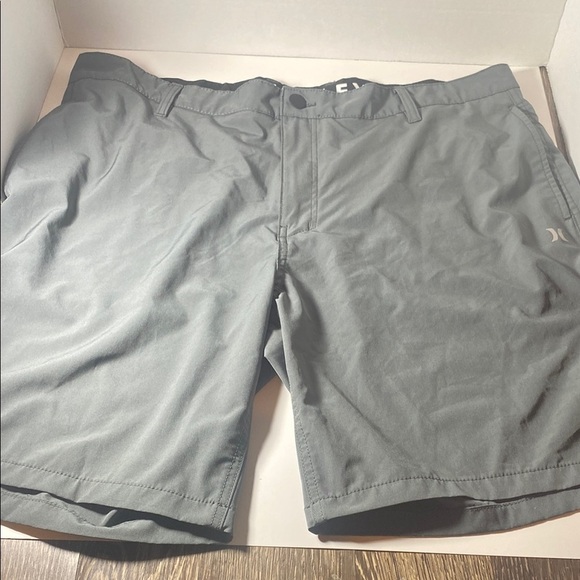 Hurley Men's Gray Shorts drifit lightweight excellent condition  size 40 - Picture 1 of 4